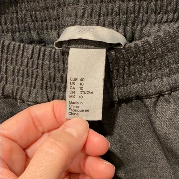 H&M Zipper Pocket Crop Loose Dress Pants EUC - Picture 8 of 11